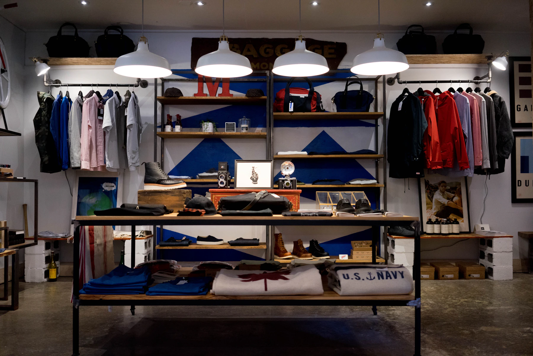 Mobiles & Accessories